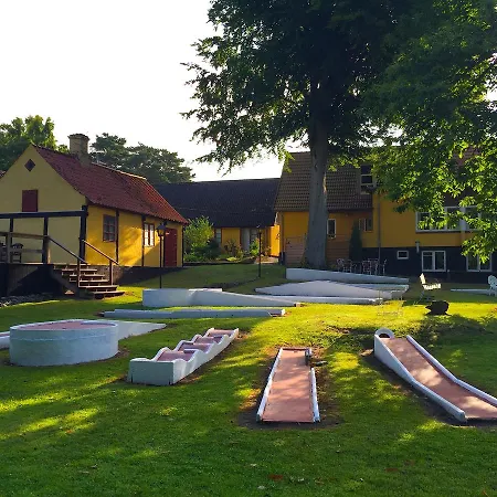 Skovly 3* Rønne