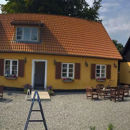 Skovly 3* Rønne