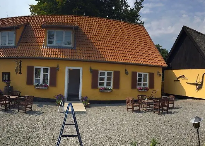 스코블리 3* 론네